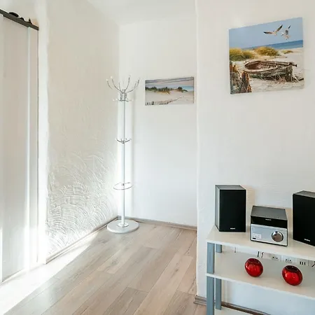 Seestern Mit Rundbogenfenster Am Badesee Tannenhausen Lejlighed