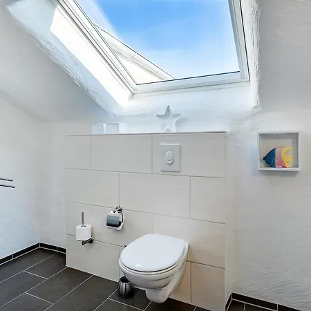 Seestern Mit Rundbogenfenster Am Badesee Tannenhausen Lejlighed *