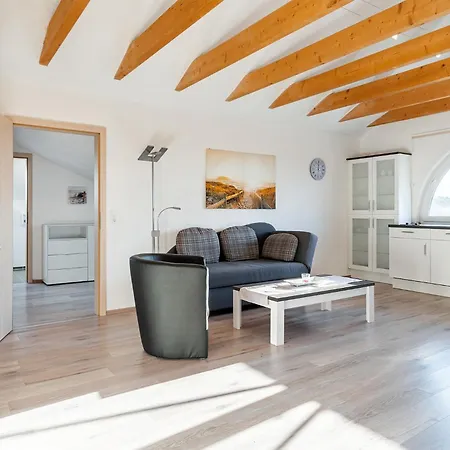 Apartment Seestern Mit Rundbogenfenster Am Badesee Tannenhausen Aurich