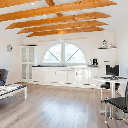 Apartment Seestern Mit Rundbogenfenster Am Badesee Tannenhausen